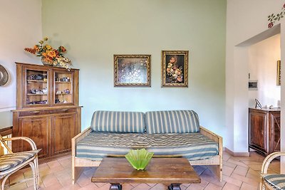 Großzügiges Ferienhaus mit Pool in Tavarnelle...