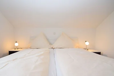 2 separate Wohnungen mit Balkon an der...