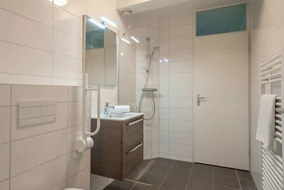 Villa indipendente con quattro bagni, da Vrac...