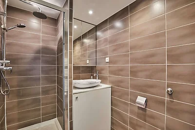 Moderne Studio Montaigne Champs Elysées