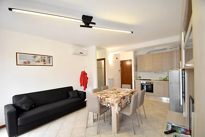 Geräumig Ferienwohnung in Verbania mit Balkon