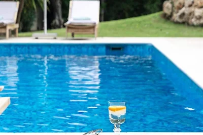 Villa in Valbonne met zwembad en sportvelden