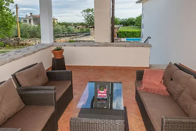 Ferienhaus in Trget mit Schwimmbecken