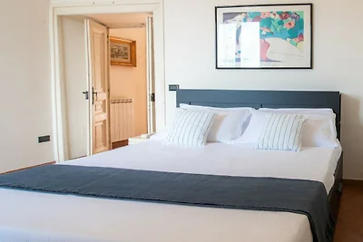 Apartamento en Nápoles con parking