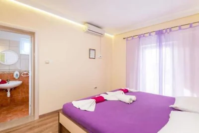 Villa Goldfield - Comfort One Bedroom Apartme...