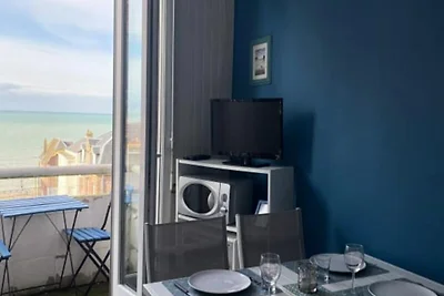Wohnung in Ault mit Balkon direkt am Meer