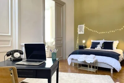 Le Crosne Parkplatz steht ruhig