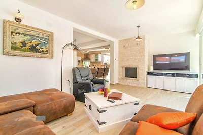 Moderne villa in Novigrad met privézwembad