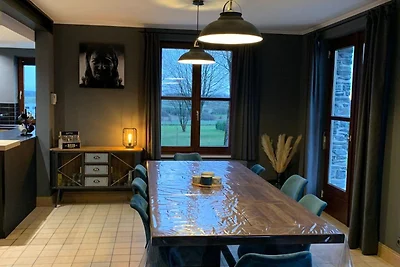 Modernes Ferienhaus in Bertrix mit Garten