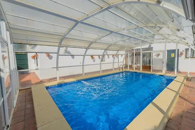 Studio in Spagna con piscina e giardino