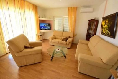 Apartment Mila - Three Bedroom Apartment with...