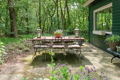 Komfortables Ferienhaus in einem Waldgebiet