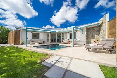 Chique villa met zwembad en strandtoegang