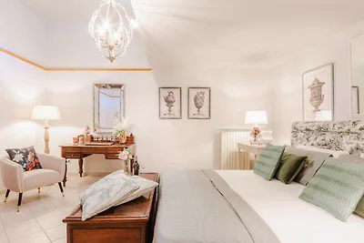 Villa vicino Lucca con vista vigneti