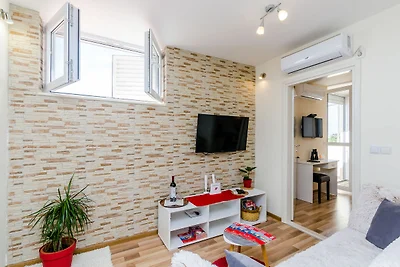 Apartment Vedrana- One-Bedroom Apartment with...