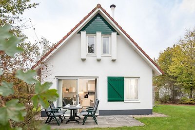 Gerestyld huis met open haard, omgeven door...