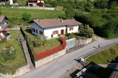 Modernes Ferienhaus in Idro (Lombardei)