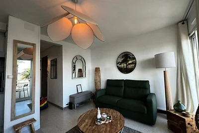 Wohnung in Grau du Roi mit Meerblick