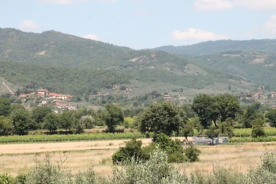 Spaziosa villa per vacanze con piscina