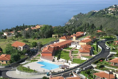 Appartamento a Cogoleto con piscina