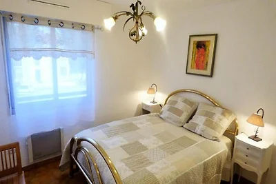 Lagos Residenz mit drei Zimmern