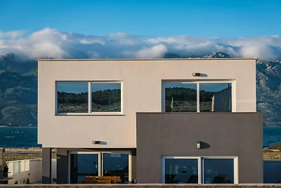 Villa mit Panoramablick auf Meer und Velebit