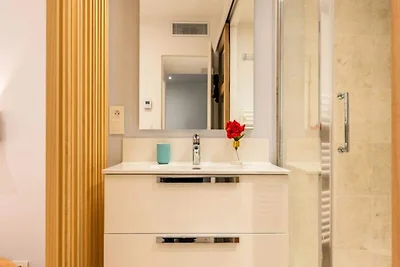 Luxuriöses 3-Zimmer-Apartment, 300 m von den ...