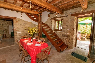 Due dimore caratteristiche in una tenuta in...