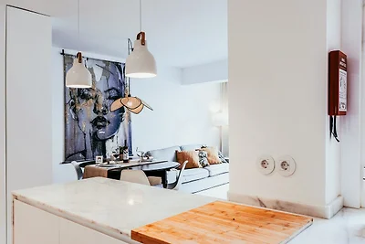 Modernes Apartment in Algés mit Terrasse