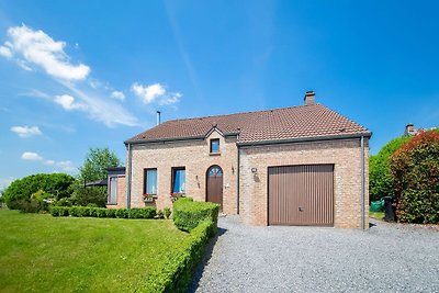 Ländliches Haus in Mohiville mit Terrasse