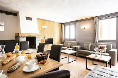 8-Zimmer-Wohnung für 14 Personen