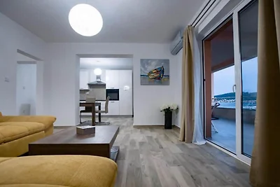 Sea View Apartment 1