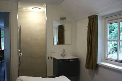 Accogliente bungalow con due bagni, nella...
