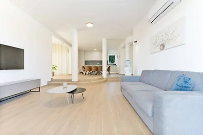 Luxury Living at Horizon Retreat - Three Bedr...