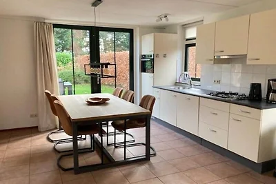 Renoviertes Chalet in Schoorl mit Garten