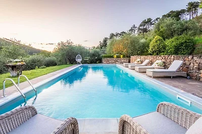 Villa in Toscane bij Lucca met Zwembad