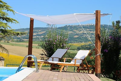 Spaziosa country house con piscina