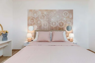 Modern appartement met zwembad en tuin