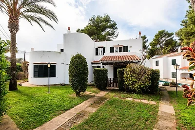 Wohnung in Fona in der Nähe des Sandstrandes