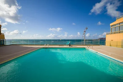 Appartement aan Las Canteras met zwembad
