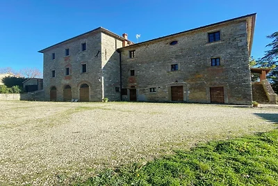 Caratteristico cottage con piscina