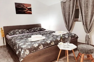 Apartments Tomislav - Two Bedroom Apartment w...