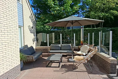 Charmante Villa in der Nähe von Meer und Wald