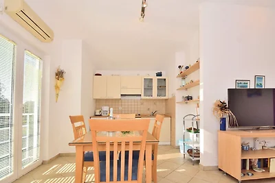 Geräumiges Ferienhaus in Bibinje mit Garten
