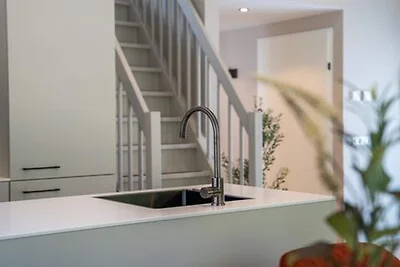 Luxuriöse Ökovilla mit Waldblick für 6...