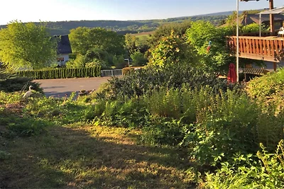 Wohnung in Ellar mit Garten