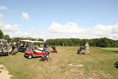 Villa mit Garten in der Nähe des Golfplatzes