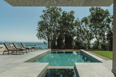 Villa sul mare con vista a Vasilikos