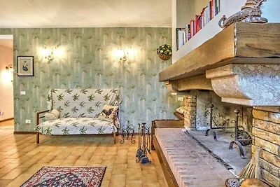 Elegantes Ferienhaus in der Nähe von Theater