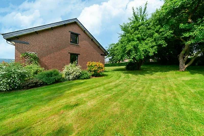 Charmantes Ferienhaus, umgeben von Grün, im H...